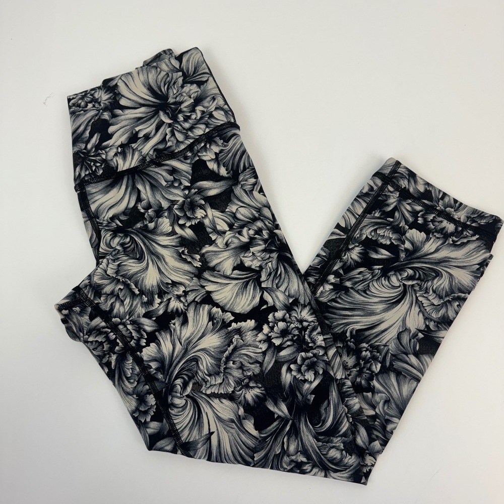 Lululemon Wunder Under Crop Secret Garden Floral Leggings Black White Size 8